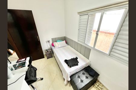 Casa à venda com 124m², 5 quartos e 2 vagasQuarto 2