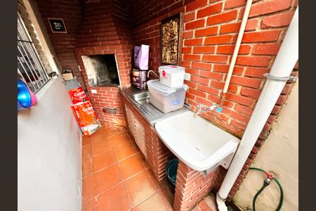 Casa à venda com 124m², 5 quartos e 2 vagasQuintal