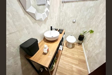 Casa à venda com 124m², 5 quartos e 2 vagasLavabo