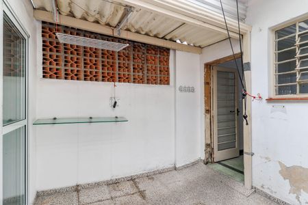 Casa à venda com 120m², 2 quartos e 1 vagaÁrea de Serviço/Quintal