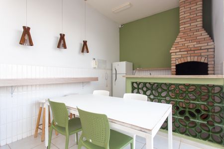 Apartamento à venda com 45m², 2 quartos e 1 vaga Apartamento à venda com 45m², 2 quartos e 1 vagaÁrea comum - Churrasqueira