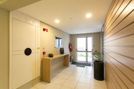 Apartamento à venda com 45m², 2 quartos e 1 vaga Apartamento à venda com 45m², 2 quartos e 1 vagaHall Social