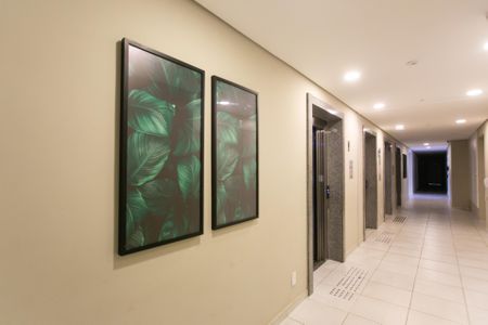 Apartamento à venda com 45m², 2 quartos e 1 vaga Apartamento à venda com 45m², 2 quartos e 1 vagaHall - Elevador