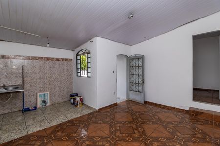 Sala 1 de casa para alugar com 1 quarto, 60m² em Planalto, Belo Horizonte