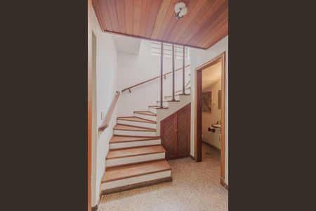 Apartamento à venda com 166m², 3 quartos e 2 vagasEscada