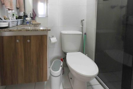 Apartamento à venda com 61m², 3 quartos e 1 vaga Apartamento à venda com 61m², 3 quartos e 1 vagaBanheiro da Suite