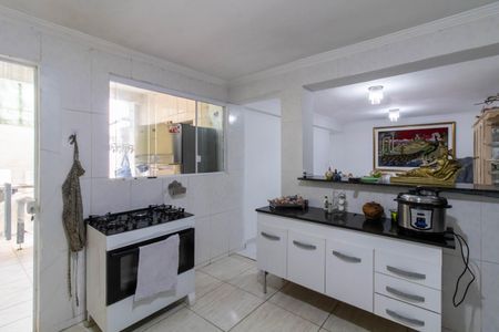 Casa à venda com 316m², 2 quartos e 2 vagas Casa à venda com 316m², 2 quartos e 2 vagasCozinha