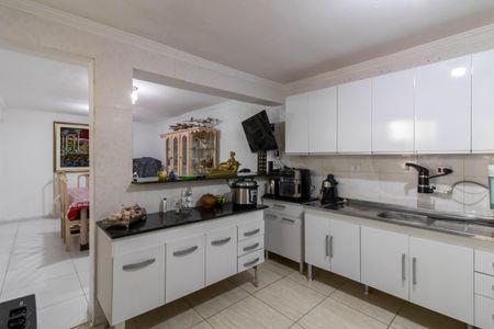 Casa à venda com 316m², 2 quartos e 2 vagas Casa à venda com 316m², 2 quartos e 2 vagasCozinha