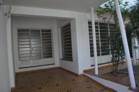 Casa para alugar com 285m², 4 quartos e 4 vagas