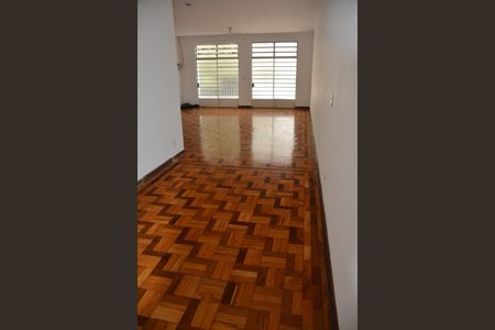 Casa para alugar com 285m², 4 quartos e 4 vagas