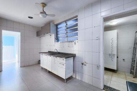 Casa à venda com 190m², 3 quartos e 1 vaga Casa à venda com 190m², 3 quartos e 1 vagaCozinha