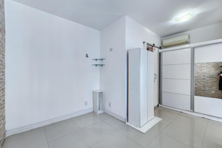 Casa à venda com 190m², 3 quartos e 1 vaga Casa à venda com 190m², 3 quartos e 1 vagaSuite 2