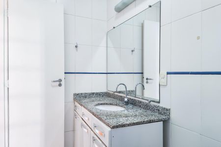 Casa à venda com 190m², 3 quartos e 1 vaga Casa à venda com 190m², 3 quartos e 1 vagaBanheiro Social