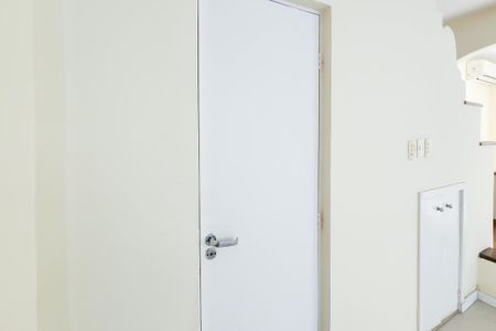 Casa à venda com 190m², 3 quartos e 1 vaga Casa à venda com 190m², 3 quartos e 1 vagaLavabo