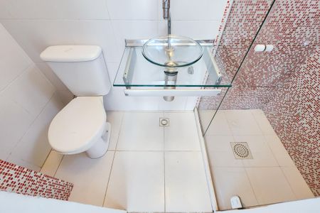 Casa à venda com 190m², 3 quartos e 1 vaga Casa à venda com 190m², 3 quartos e 1 vagaBanheiro da Suite 2