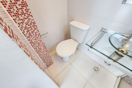 Casa à venda com 190m², 3 quartos e 1 vaga Casa à venda com 190m², 3 quartos e 1 vagaBanheiro da Suite 2