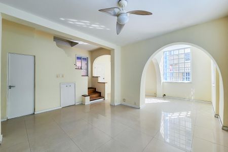 Sala  de casa à venda com 3 quartos, 190m² em Humaitá, Rio de Janeiro