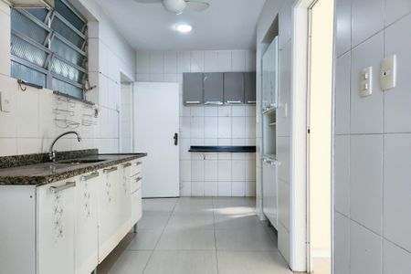 Casa à venda com 190m², 3 quartos e 1 vaga Casa à venda com 190m², 3 quartos e 1 vagaCozinha