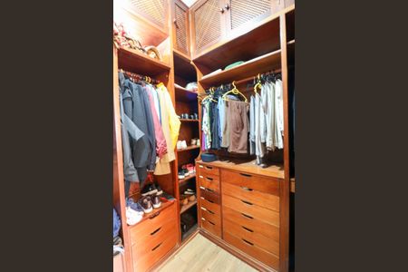 Casa à venda com 600m², 3 quartos e 3 vagas