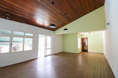 Casa à venda com 600m², 3 quartos e 3 vagas