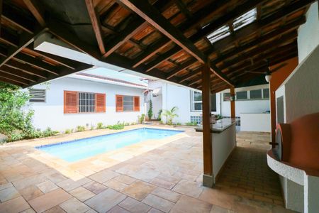 Casa à venda com 600m², 3 quartos e 3 vagas