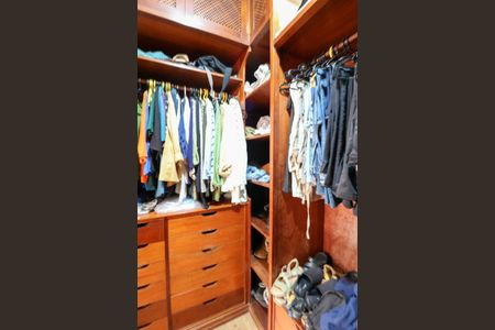 Casa à venda com 600m², 3 quartos e 3 vagas