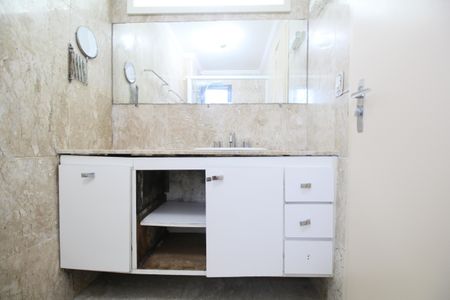 Apartamento à venda com 120m², 3 quartos e 3 vagasBanheiro 2