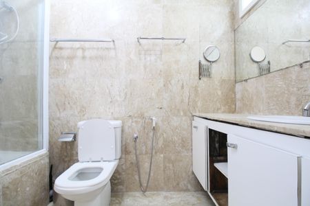 Apartamento à venda com 120m², 3 quartos e 3 vagasBanheiro 2