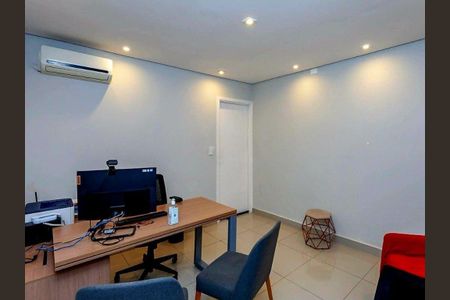 Casa à venda com 131m², 2 quartos e sem vaga