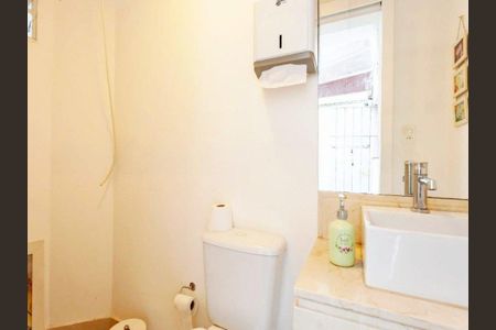 Casa à venda com 131m², 2 quartos e sem vaga