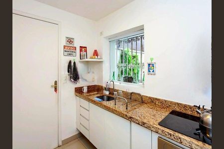 Casa à venda com 131m², 2 quartos e sem vaga