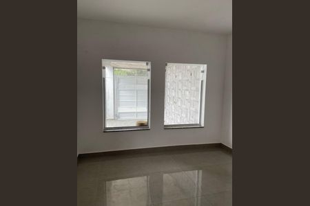 Casa à venda com 3 quartos, 172m² em Vila Invernada, São Paulo