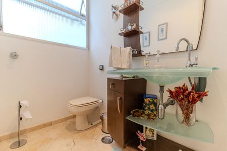 Apartamento à venda com 270m², 4 quartos e 2 vagas Apartamento à venda com 270m², 4 quartos e 2 vagasLavabo