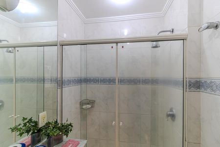 Apartamento à venda com 270m², 4 quartos e 2 vagas Apartamento à venda com 270m², 4 quartos e 2 vagasBanheiro da Suíte 1