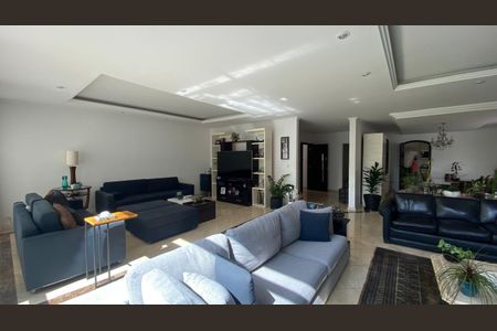 Apartamento à venda com 4 quartos, 270m² em Santa Cecilia, São Paulo