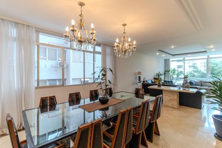 Apartamento à venda com 270m², 4 quartos e 2 vagas Apartamento à venda com 270m², 4 quartos e 2 vagasSala