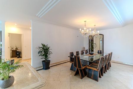 Apartamento à venda com 270m², 4 quartos e 2 vagas Apartamento à venda com 270m², 4 quartos e 2 vagasSala