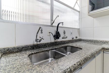 Apartamento à venda com 270m², 4 quartos e 2 vagas Apartamento à venda com 270m², 4 quartos e 2 vagasCozinha