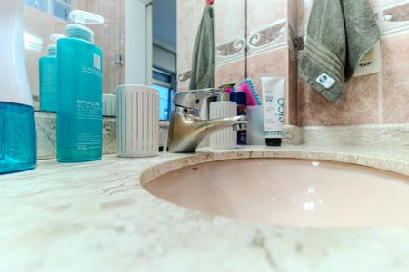 Apartamento à venda com 270m², 4 quartos e 2 vagas Apartamento à venda com 270m², 4 quartos e 2 vagasBanheiro da Suíte 2