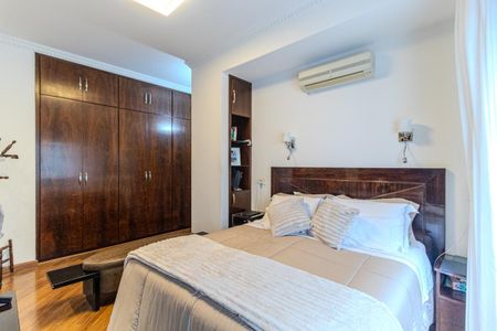 Apartamento à venda com 270m², 4 quartos e 2 vagas Apartamento à venda com 270m², 4 quartos e 2 vagasSuíte 4