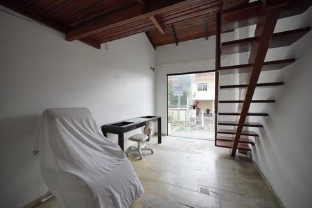 Casa de condomínio para alugar com 120m², 3 quartos e sem vagaSala