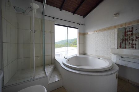 Casa de condomínio para alugar com 120m², 3 quartos e sem vagaBanheiro da Suíte 2