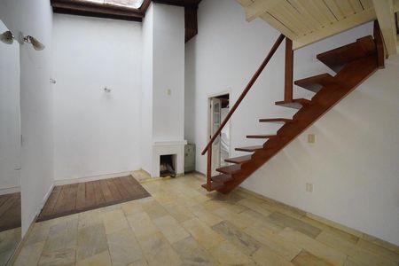Sala de casa de condomínio para alugar com 3 quartos, 120m² em Roçado, São José