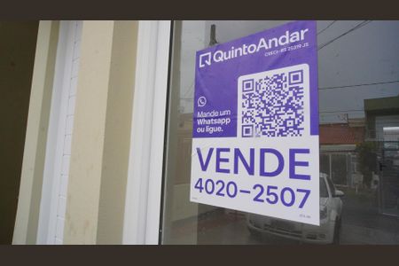 Casa à venda com 158m², 2 quartos e 2 vagas Casa à venda com 158m², 2 quartos e 2 vagasPlaca no imóvel