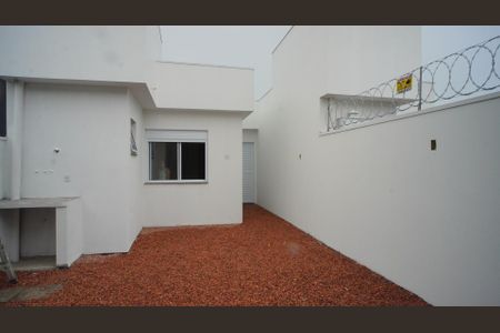 Casa à venda com 158m², 2 quartos e 2 vagas Casa à venda com 158m², 2 quartos e 2 vagasFachada fundos e patio