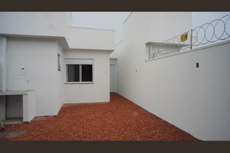 Casa à venda com 158m², 2 quartos e 2 vagas Casa à venda com 158m², 2 quartos e 2 vagasQuintal com segurança