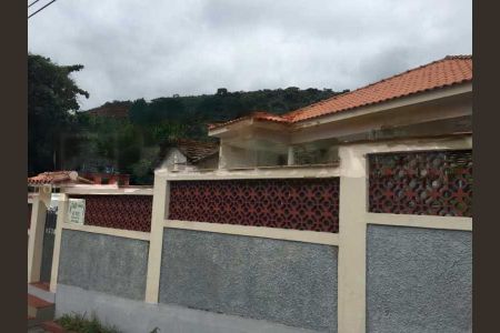 Casa à venda com 138m², 2 quartos e 3 vagas