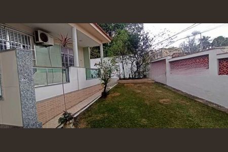 Casa à venda com 2 quartos, 138m² em Pechincha, Rio de Janeiro