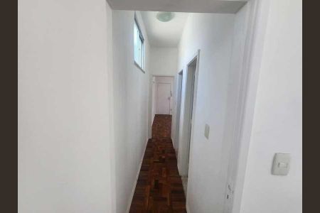 Apartamento à venda com 32m², 1 quarto e 1 vaga