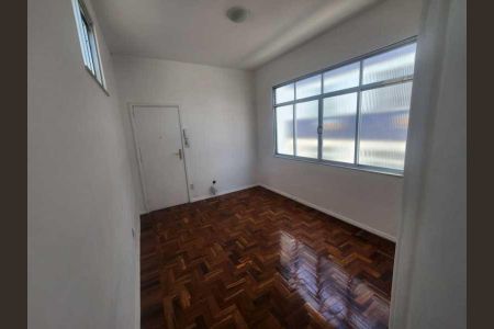 Apartamento à venda com 32m², 1 quarto e 1 vaga